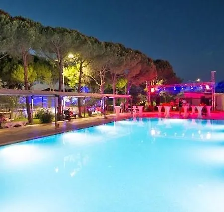 Corina Family Fun Club By Kispet Hm Ayvalı