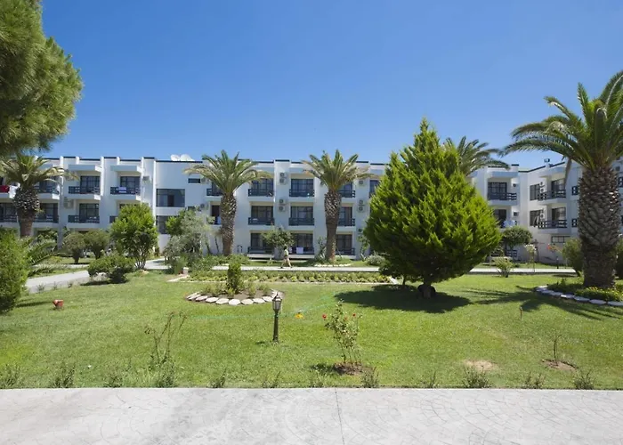 Corina Family Fun Club By Kispet Hm 3*